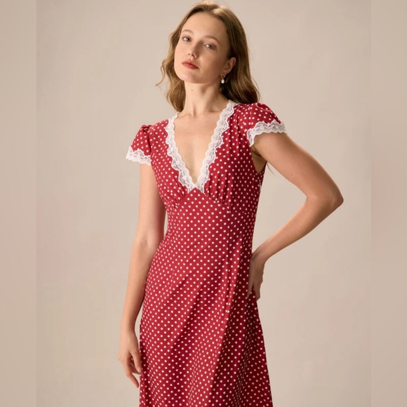 NWT RIHOAS The Red V Neck Polka Dot Lace Ruched Maxi Dress Sz XS - Picture 3 of 5